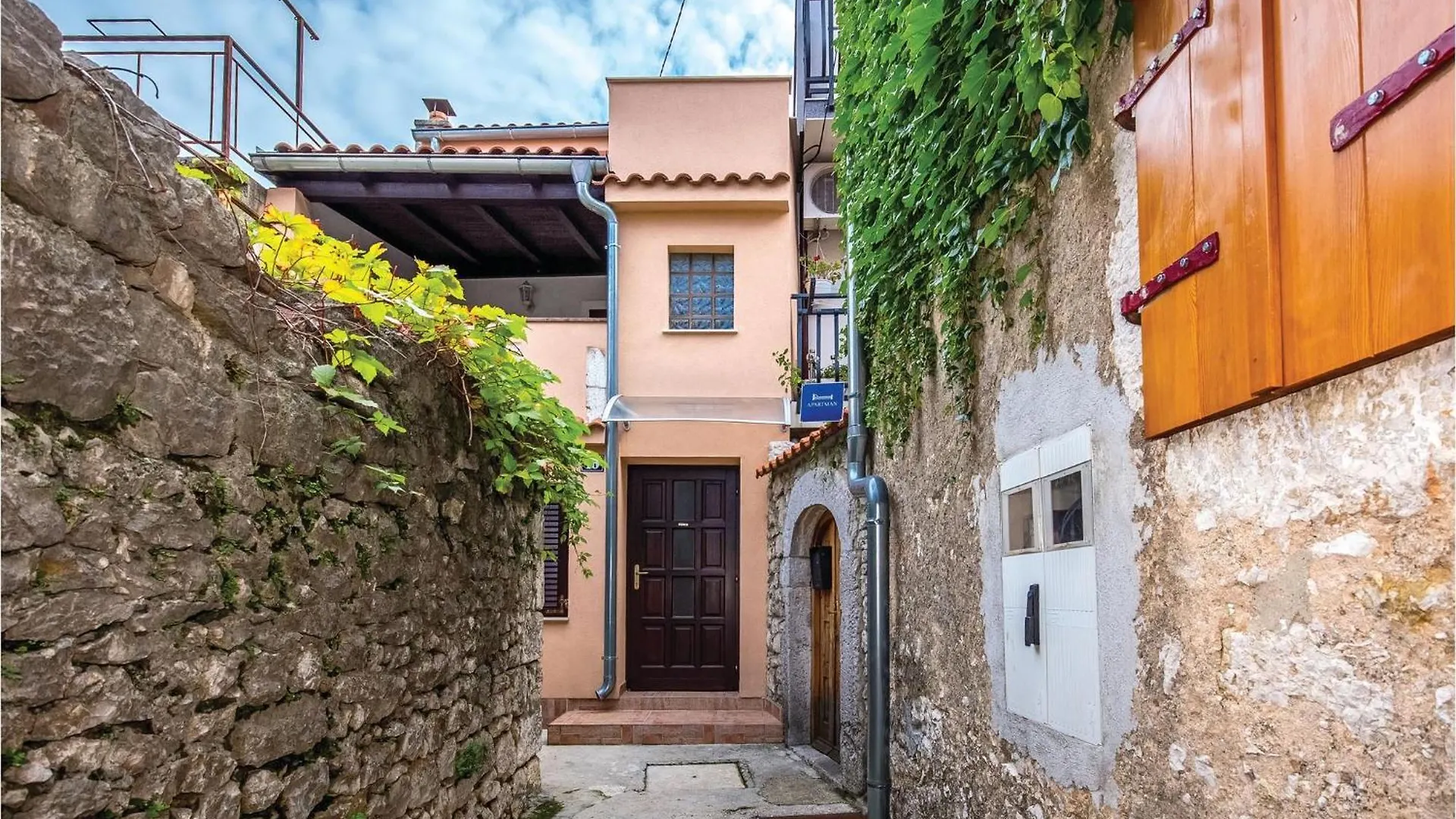 2 Bedroom Awesome Apartment In Selce
